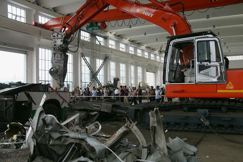 報(bào)廢汽車拆解機(jī).jpg