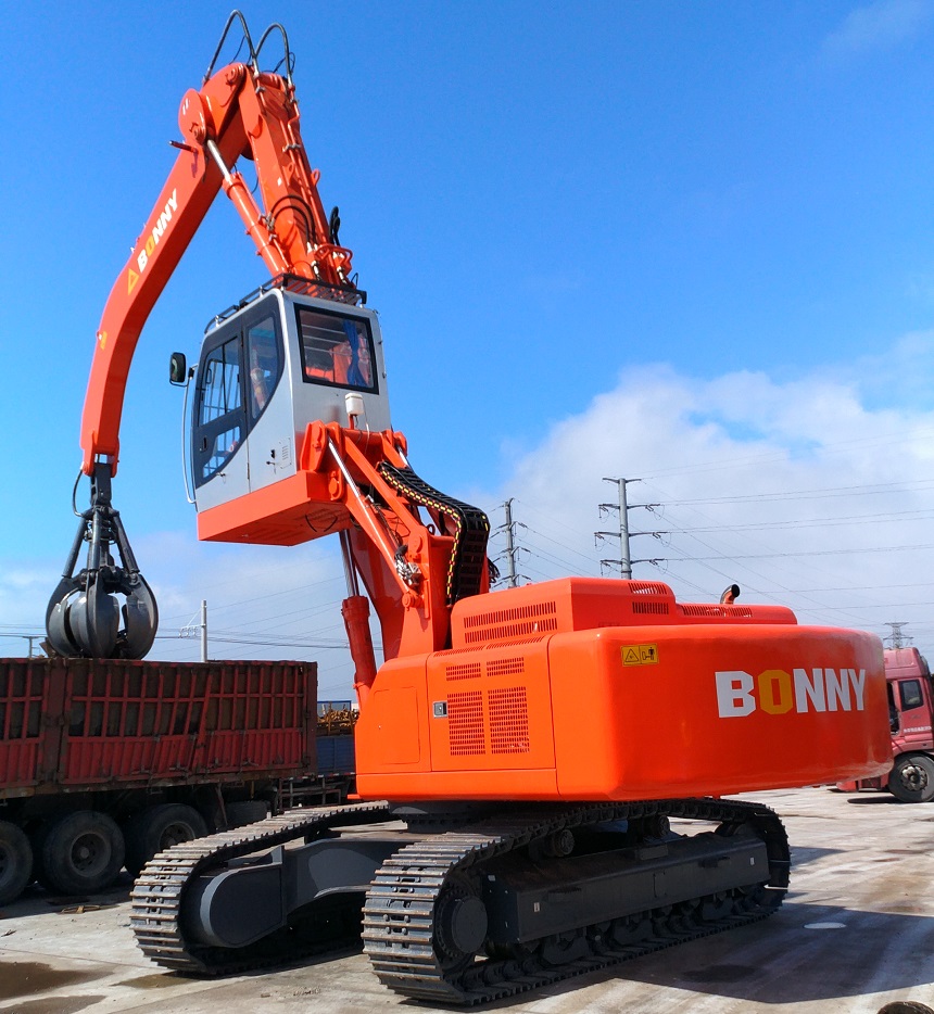 抓鋼機(jī).jpg 抓鋼機(jī).jpg