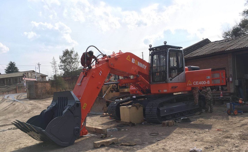 挖掘機(jī)安裝服務(wù).jpg 挖掘機(jī)安裝服務(wù).jpg