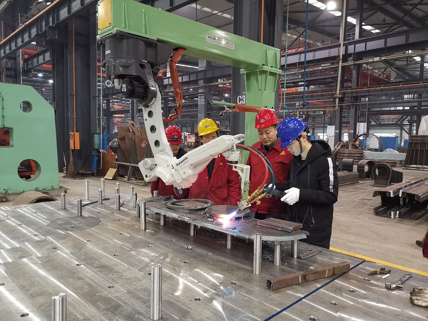 抓鋼機(jī)、抓料機(jī)、挖掘機(jī)、報(bào)廢汽車拆解機(jī)加工設(shè)備.jpg 抓鋼機(jī)、抓料機(jī)、挖掘機(jī)、報(bào)廢汽車拆解機(jī)加工設(shè)備.jpg