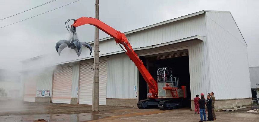 抓鋼機噴淋系統(tǒng).jpg 抓鋼機噴淋系統(tǒng).jpg