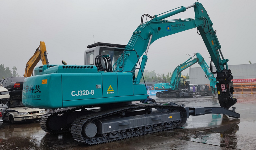 報(bào)廢汽車拆解機(jī).png 報(bào)廢汽車拆解機(jī).png