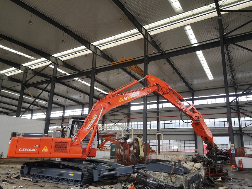 報廢汽車拆解機.jpg 報廢汽車拆解機.jpg