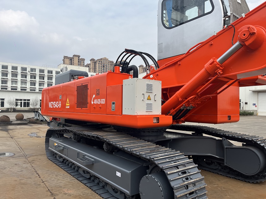 雙動力抓鋼機(jī)結(jié)構(gòu)細(xì)節(jié)圖.jpg 雙動力抓鋼機(jī)結(jié)構(gòu)細(xì)節(jié)圖.jpg