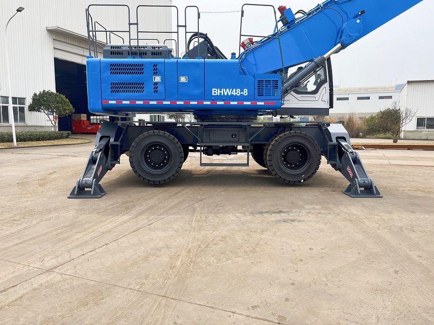 抓料機(jī).jpg 抓料機(jī).jpg