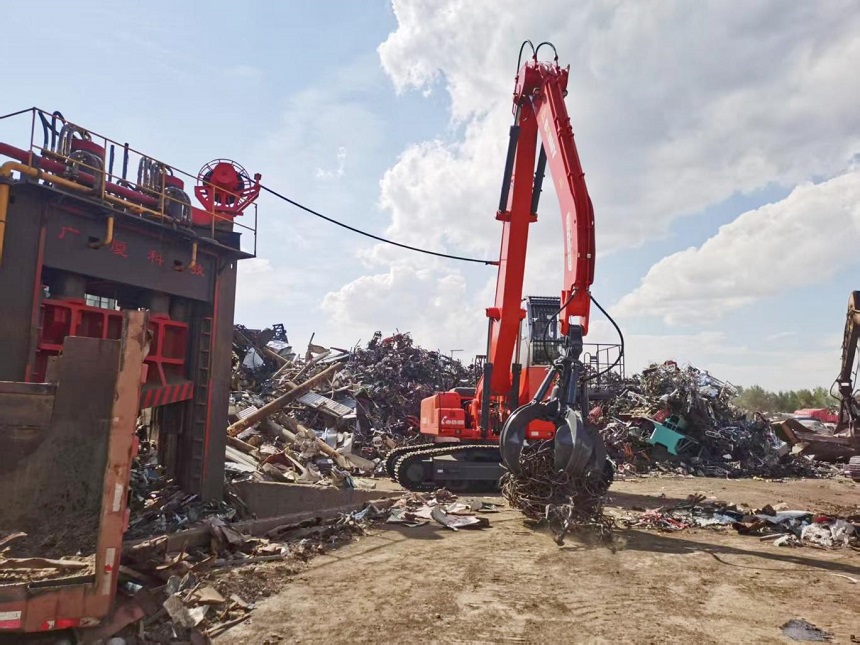 抓料機.jpg 抓料機.jpg